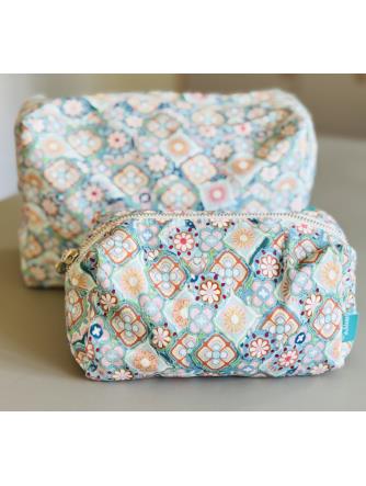 Toilettaske - Pastelfarvet m/grafiske blomster - Stor